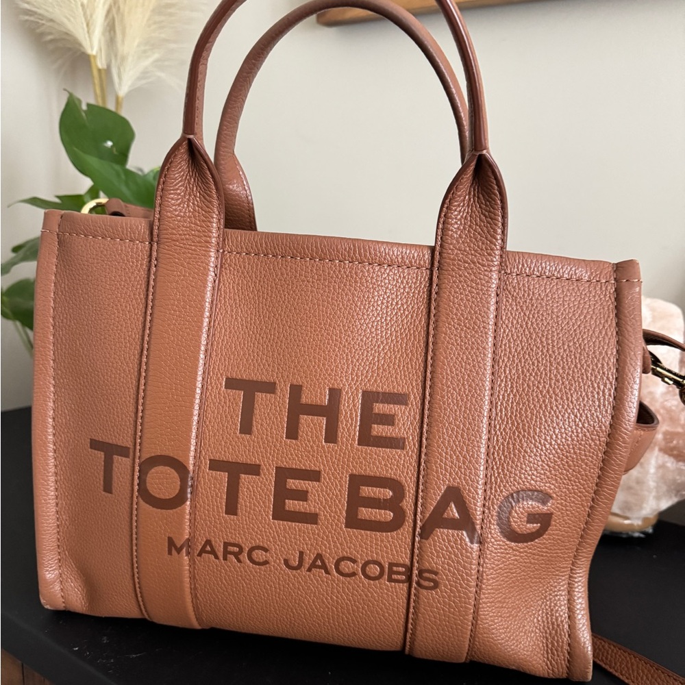 Marc Jacob’s THE MEDIUM TOTE, gently used